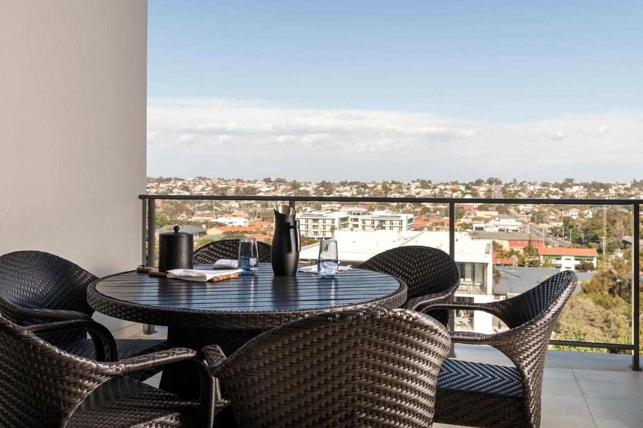 Ramada By Wyndham Vetroblu Scarborough Beach Perth Exterior photo